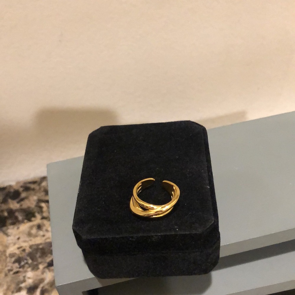 💍 Layered Design Ring US 8 - Picture 5 of 9
